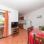 Apartament One-bedroom In Okrug Donji