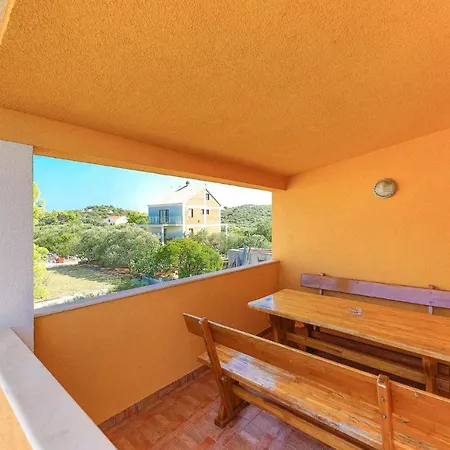 아파트 One-bedroom In Okrug Donji Donji Okrug (Ciovo)