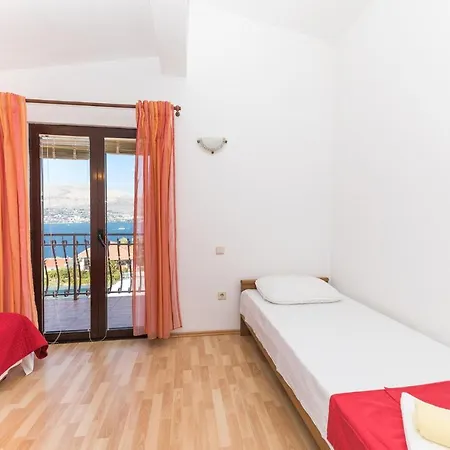 One-bedroom In Okrug Donji * Donji Okrug (Ciovo)